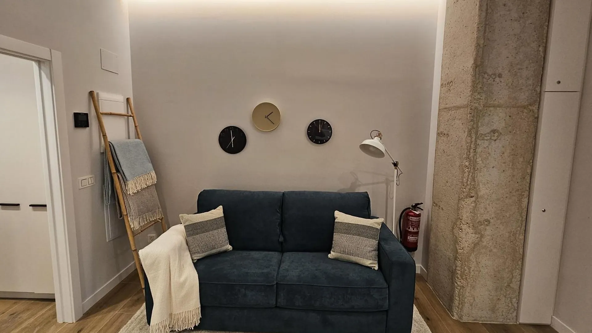 アパート パンプローナLoft Acogedor En Lezkairu Uat01752アパートメント